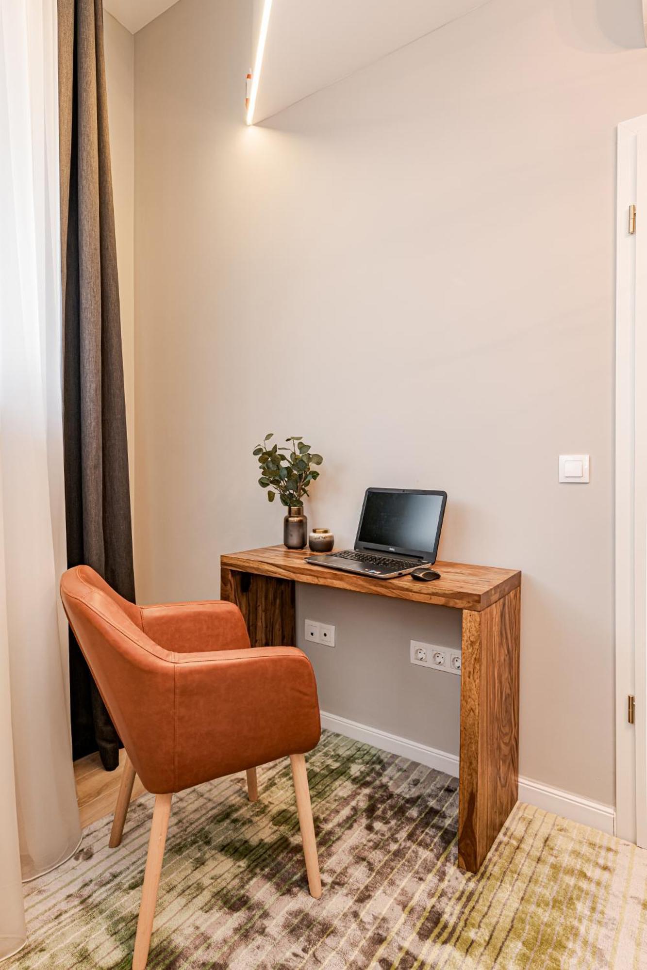 Apartment Luxury Tropical At *