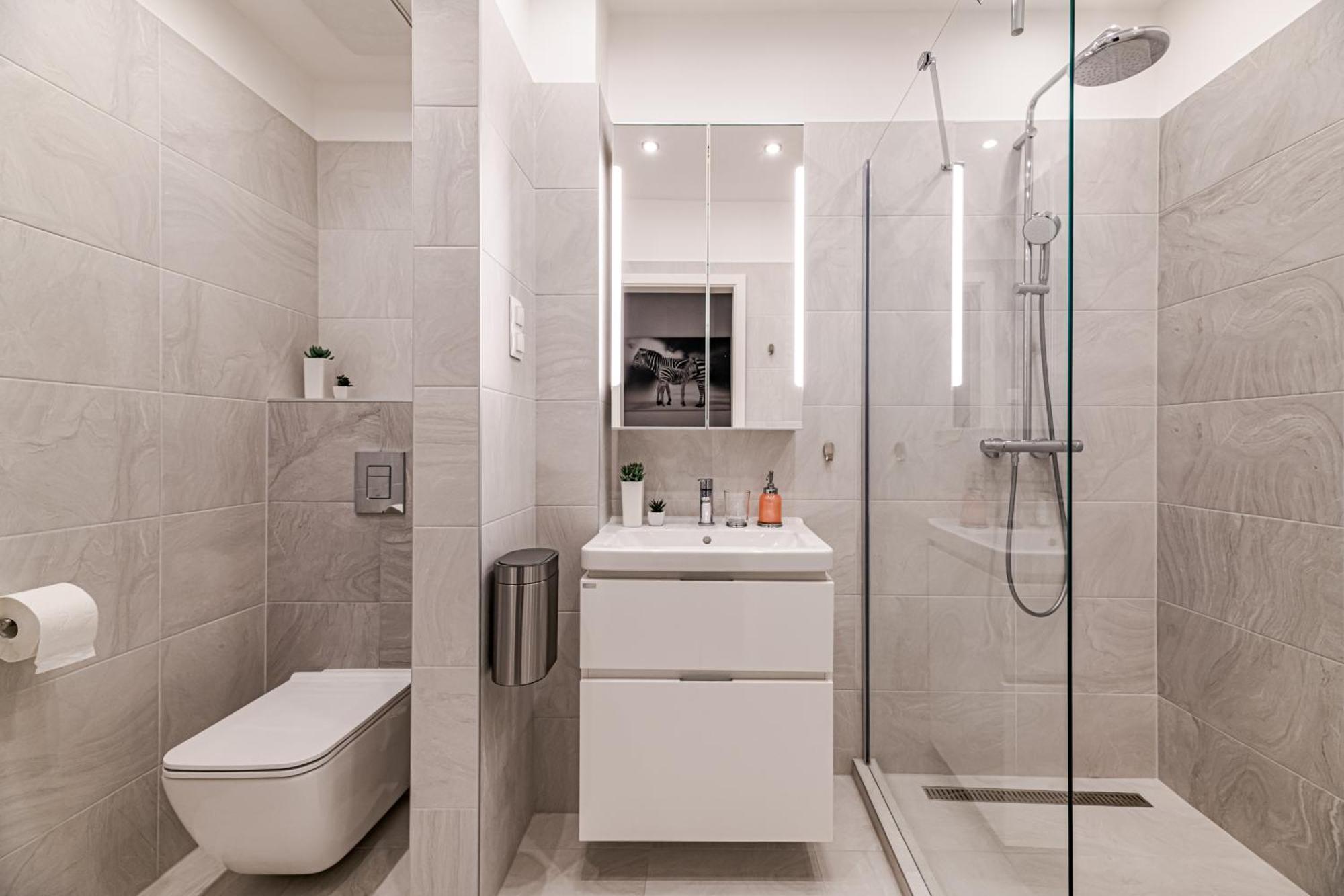 Apartment Luxury Tropical At *